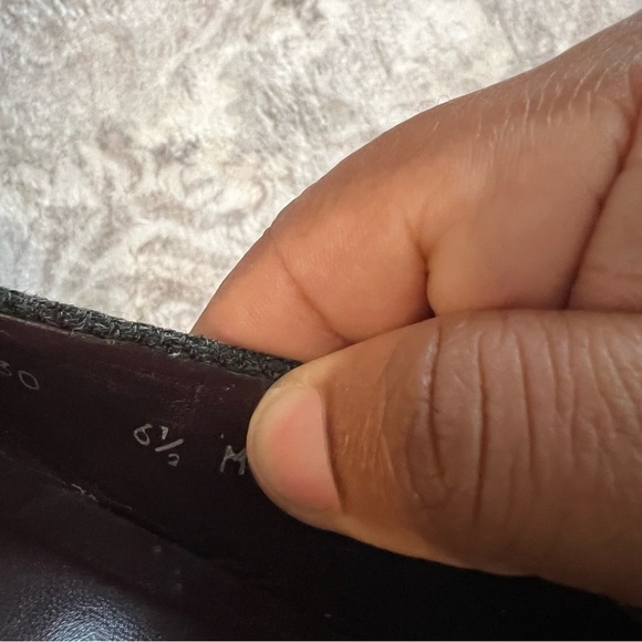 Stuart Weitzman Black Gray Patent Wool Leather Heels size 6.5 - Picture 3 of 10